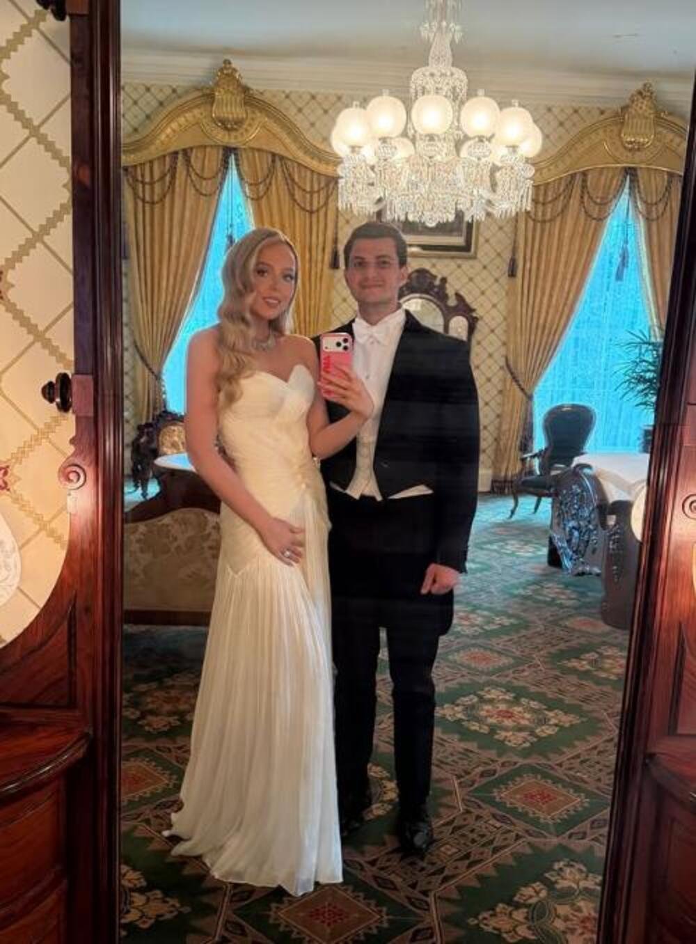 ZVALI JE RUŽNIM PAČETOM PORODICE TRAMP, TATA JE KRIO OD JAVNOSTI, A OVAKO IZGLEDA SADA: Zasenila i samu Ivanku!