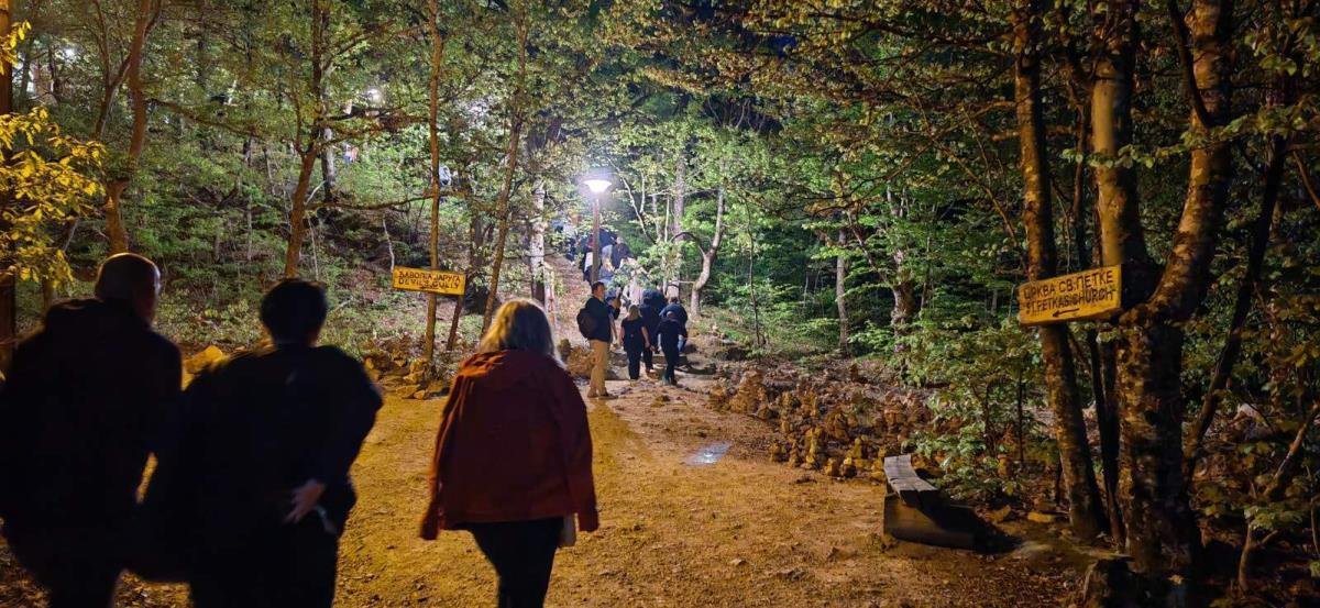 TAMO GDE SU SVATOVI OKAMENJENI, A ĐAVO PODMETNUO VODU... Jedinstveno mesto u Srbiji krije jezivu legendu i 202 kamene figure koje i danas "rastu" (FOTO)