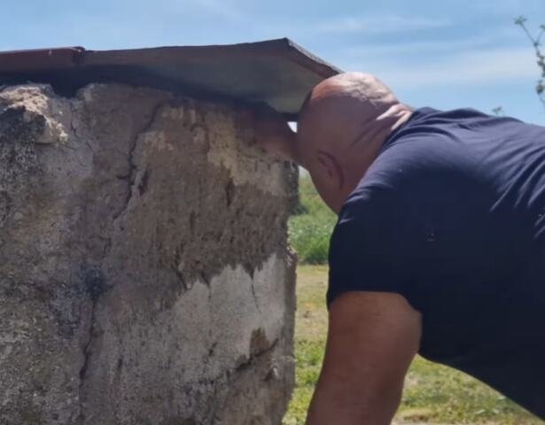 ŠUNJA SE NA KOLENIMA, A ONDA GOLORUK SKAČE NA ZVER! Kamerman drhtavim glasom govori "svaka čast", dok Vladica pokazuje SILU prirode: "Još jedan, DUGI" (VIDEO)