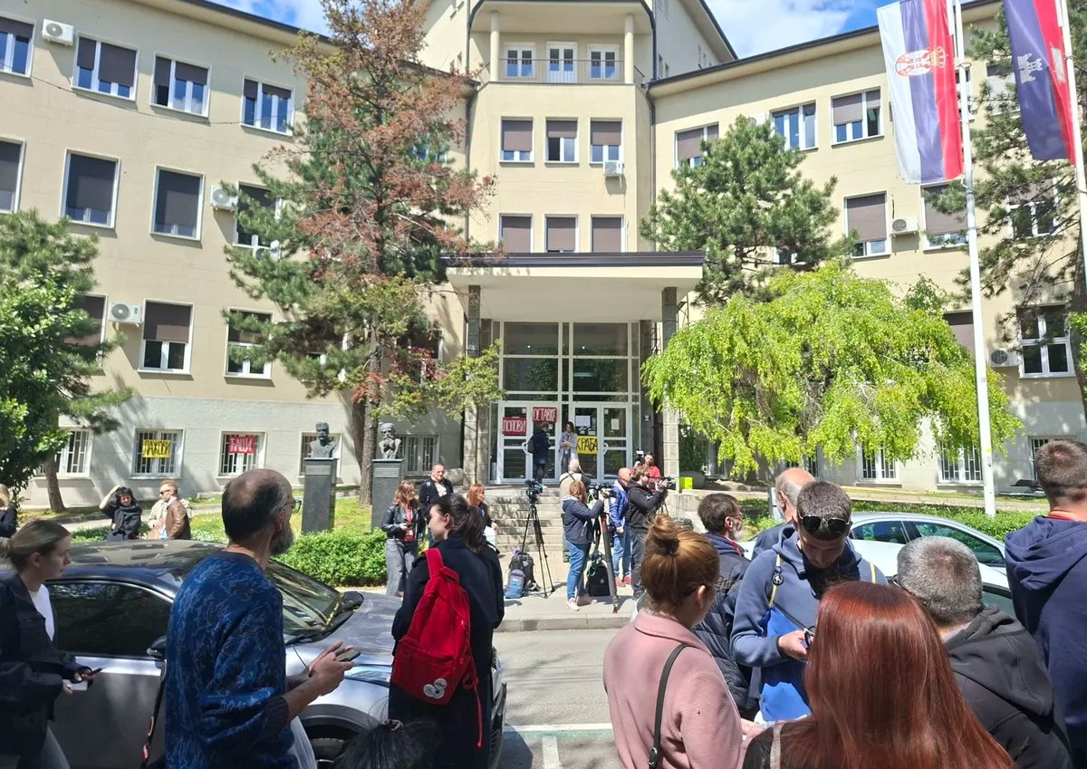 SAZNAJEMO Dekan Medicinskog fakulteta u Beogradu podneo neopozivu ostavku