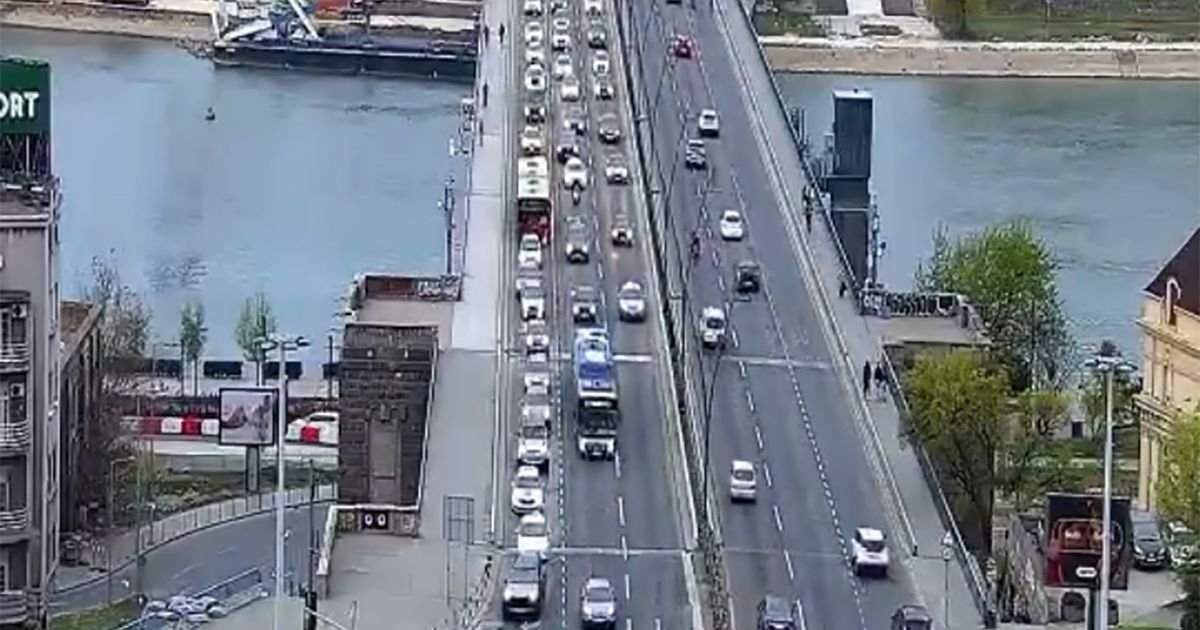 Pojačan saobraćaj širom Srbije tokom praznika: Gde će biti najviše gužvi i kako ih izbeći?