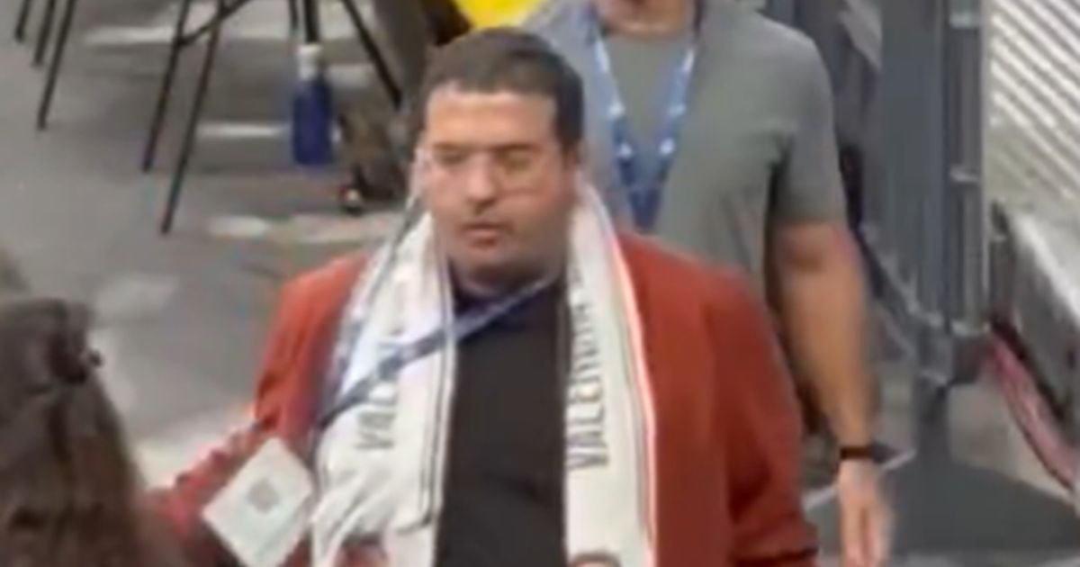 Odao počast Vujoševiću na meču Partizana, sad izazvao skandal u plej-ofu Evrolige i provocirao šalom oko vrata