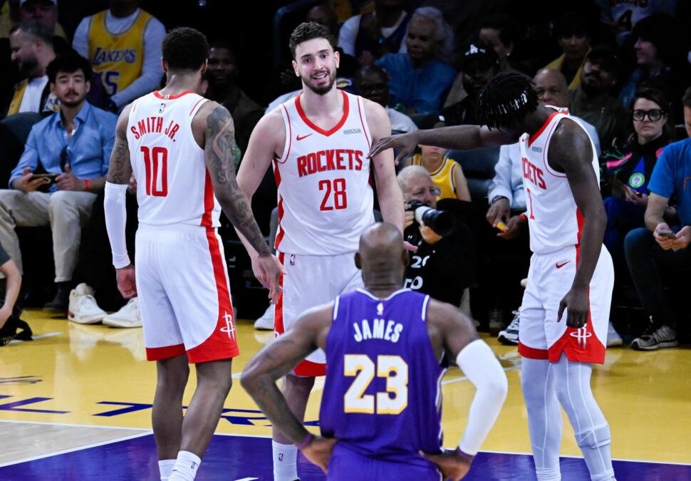 HAOS U NBA LIGI - LEBRON NAPAO "BEJBI JOKIĆA": Žestoka rasprava usred meča! Džejms žestoko zagrmeo zbog Turčina, snimak obišao čitavu planetu! (VIDEO)