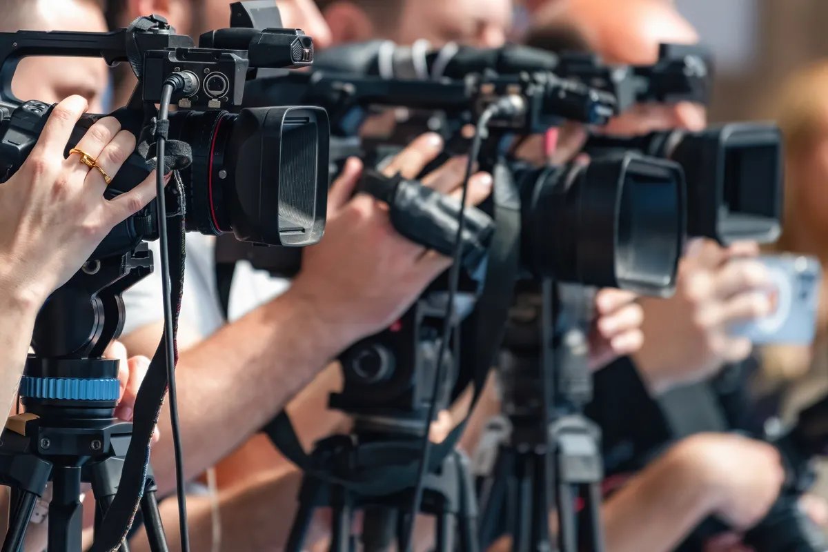 Alarmantan izveštaj o slobodi medija: Srbija najgora u regionu, Vučić označen kao „medijski predator“, SAD pale na 64. mesto