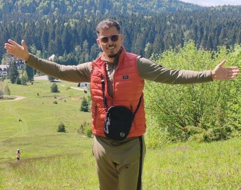 USRED ŠUME PRELEPO IMANJE: Milan Dinčić Dinča pronašao oazu mira van grada, pogled na planine, deca u dvorištu uživaju