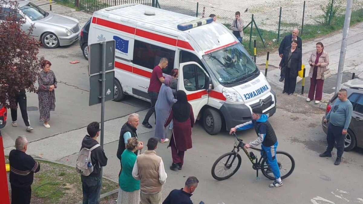 Haos ispred bolnice u Bijelom Polju: Mladić napao medicinskog tehničara, gurao ga i udarao pesnicama u glavu