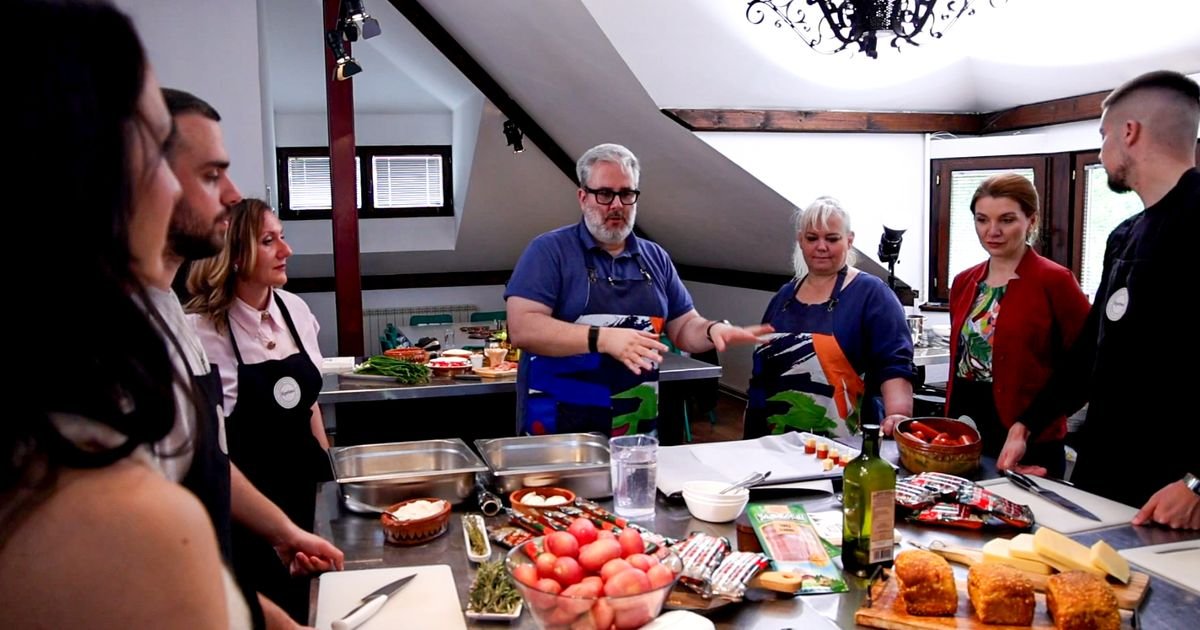 Kad se na roštiljanju spoje dobra hrana i pravi ljudi: Održan Grill & Chill Masterclass u organizaciji Ona.rs