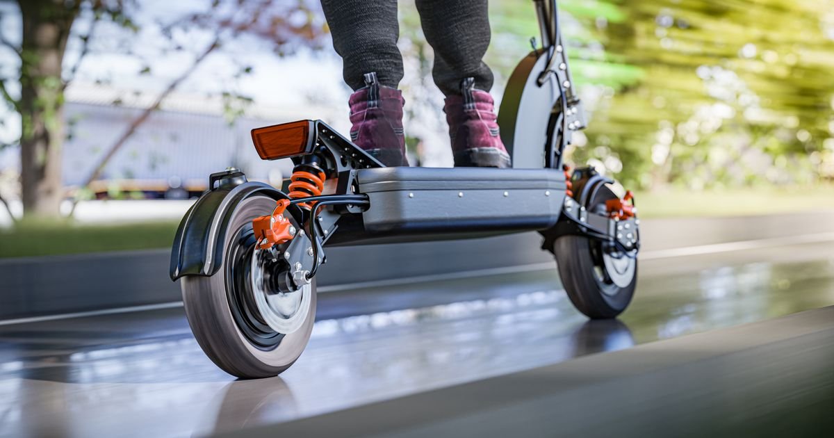 Devojčica (12) poginula na električnom trotinetu, lekari se bore za život njene drugarice: Užas u Austriji