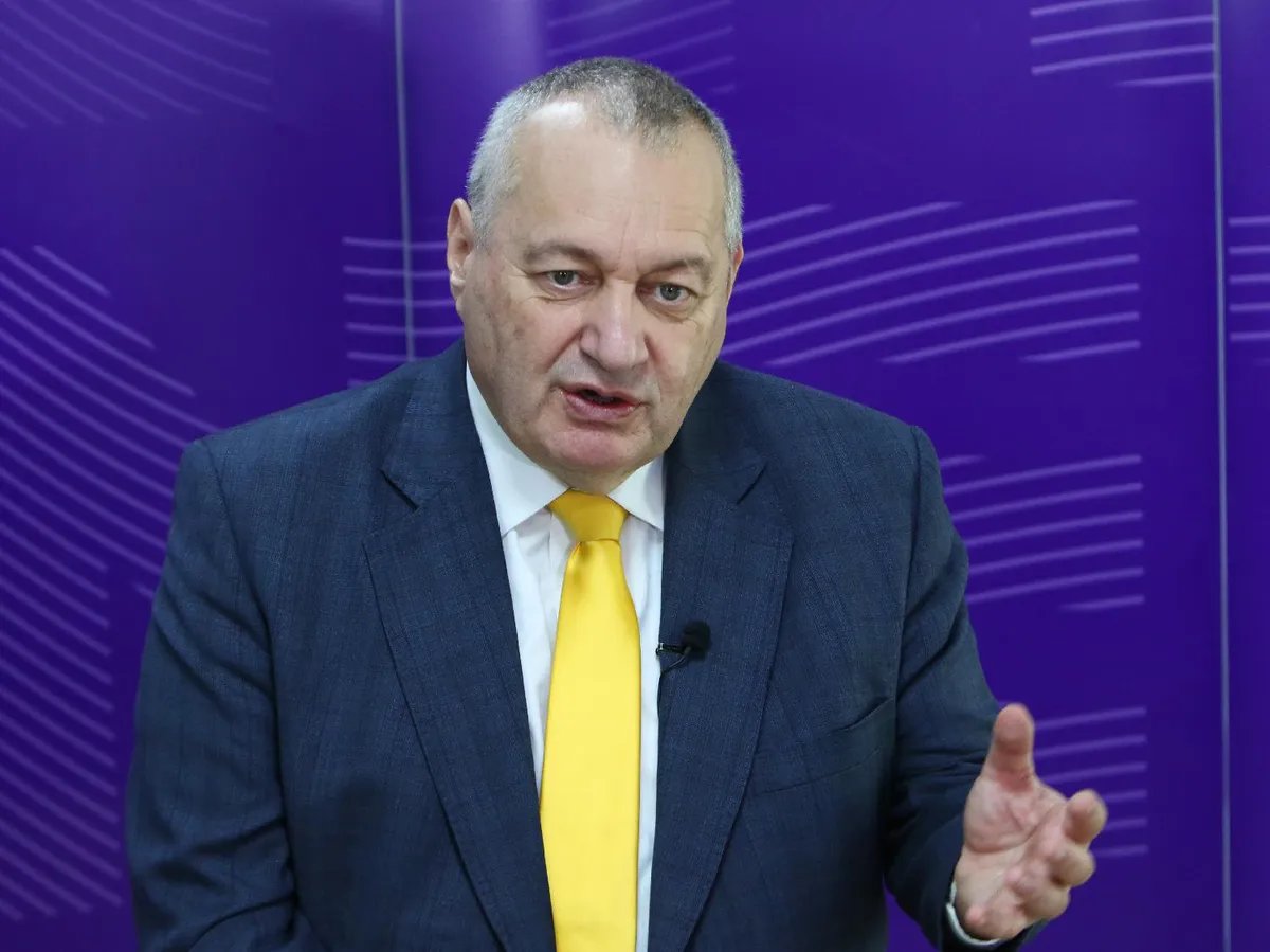 "Da Vučić zaista ima prednost odavno bi raspisao izbore"