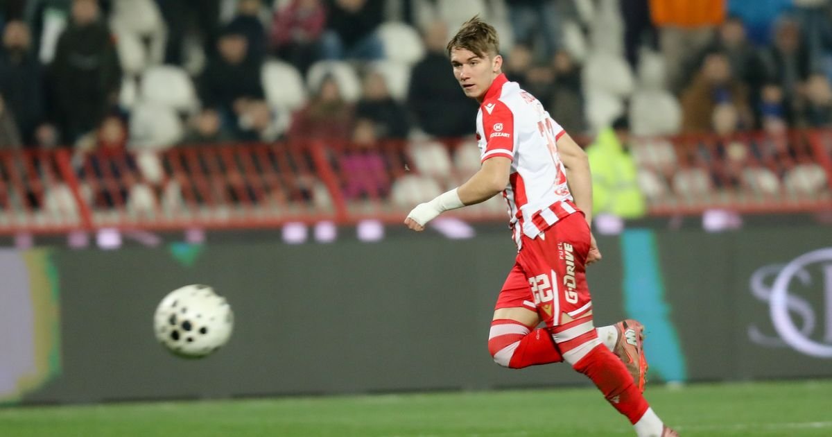 Javio se Fabricio Romano, direktno pričao o Kostovu i interesovanju Arsenala za vunderkinda Zvezde