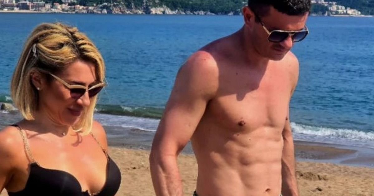 Nikad zaljubljeniji! Jovana i Tigar napustili Srbiju, skinuli se na plaži! Pokazali mišićava tela: "Moj heroj"