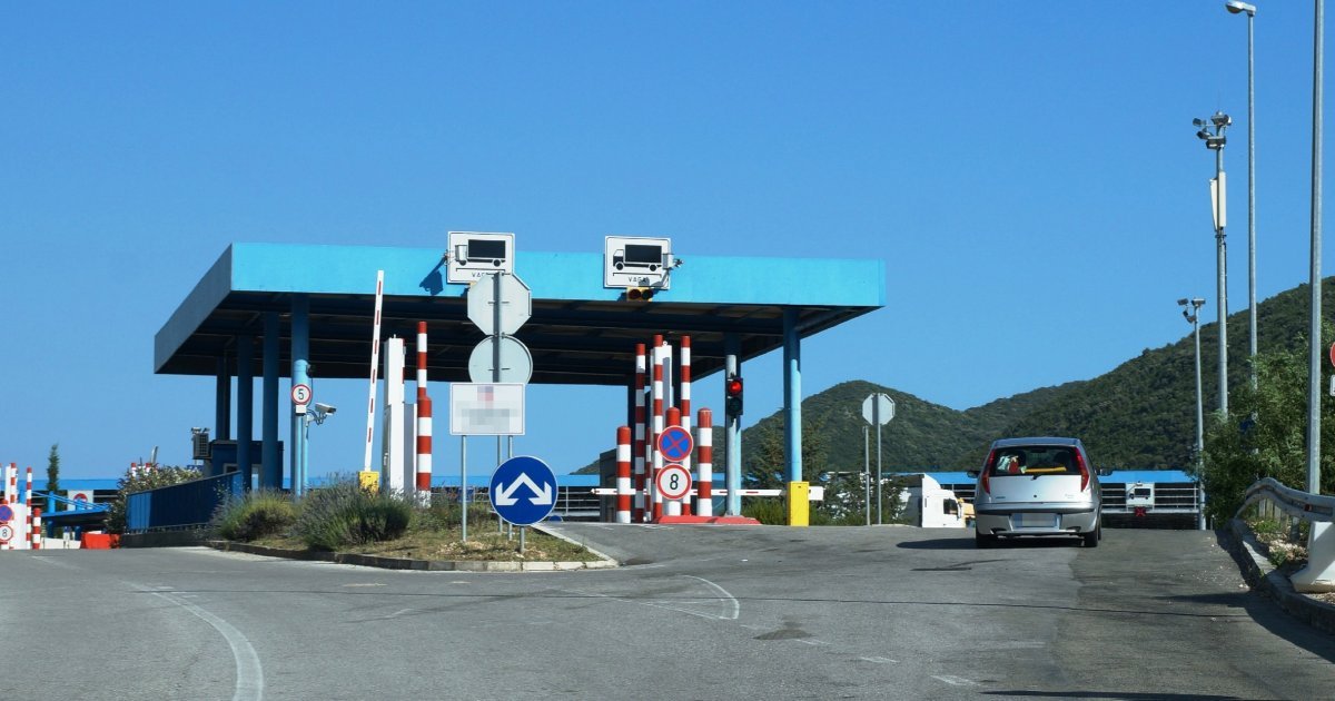 Sa srpskom ličnom kartom stigla na crnogorsku granicu, odmah je uhapšena! Srbi će poludeti kad ovo vide