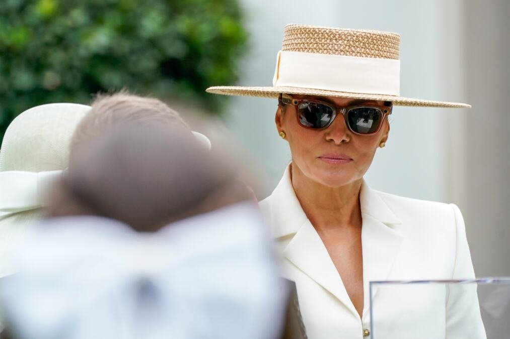 Novo lice Melanije Tramp je utisak dana: Svi su primetili razliku, jagodice prve dame SAD nisu ovako izgledale ranije