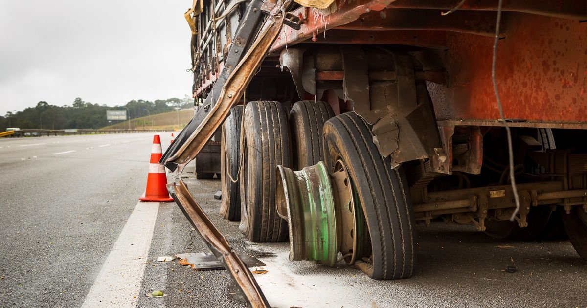 Jeziva nesreća na jugu Srbije: Prevrnuo se kamion, pa prignječio čoveka!