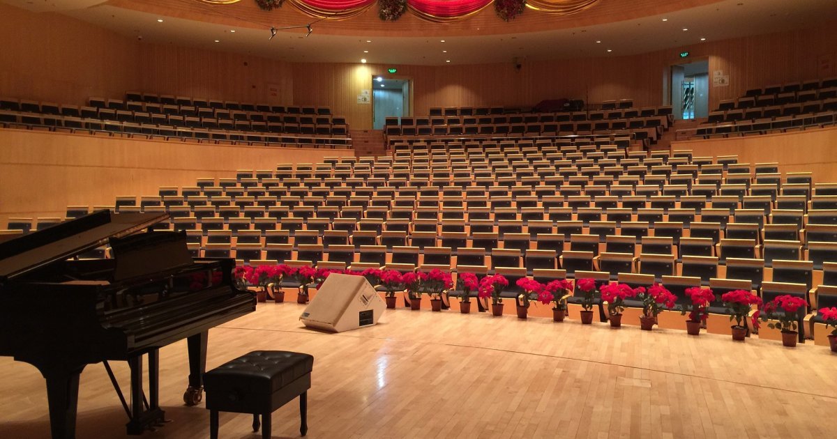 Rezonanca četvorke na FMU: Publika postaje deo zvuka u koncertu posvećenom malim herojima iz NURDOR-a