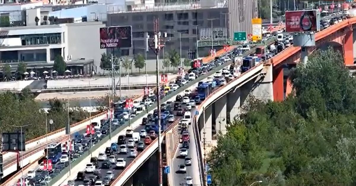 Beograd je upravo STAO: Kilometarske kolone na izlazima iz grada, ako krećete na Prvi maj, ovo morate znati