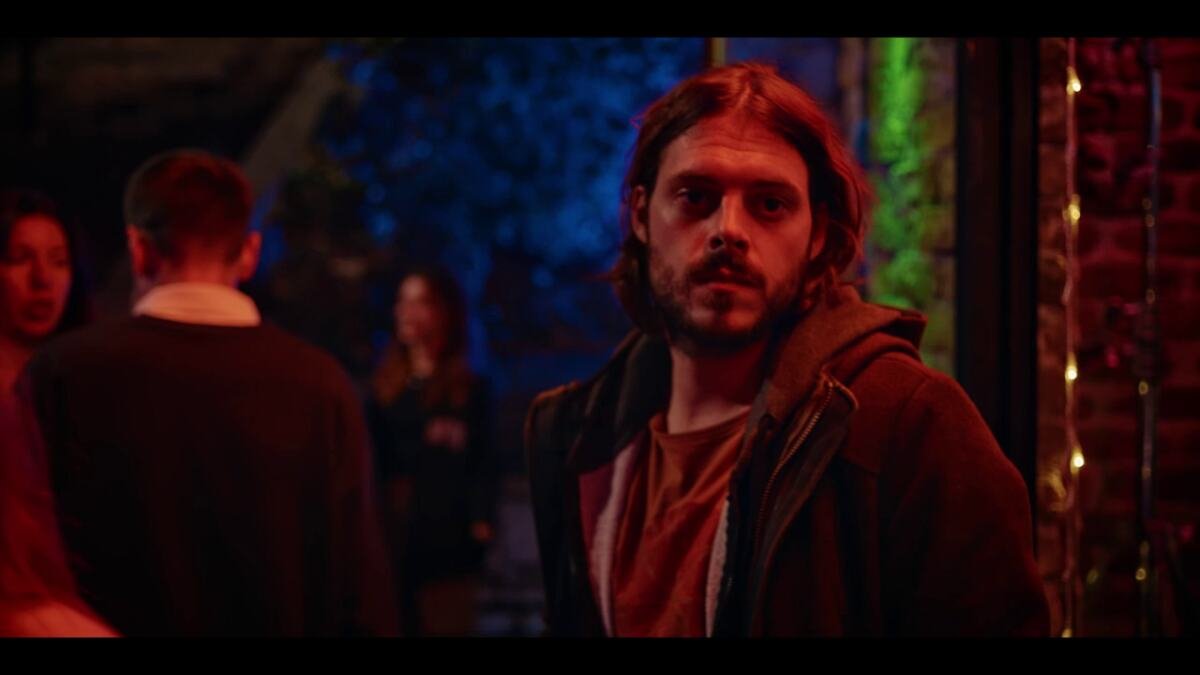 Ko je zapravo Frust? Oskarovac Danis Tanović donosi novi regionalni hit, a muzikuje radio svetski poznati DJ