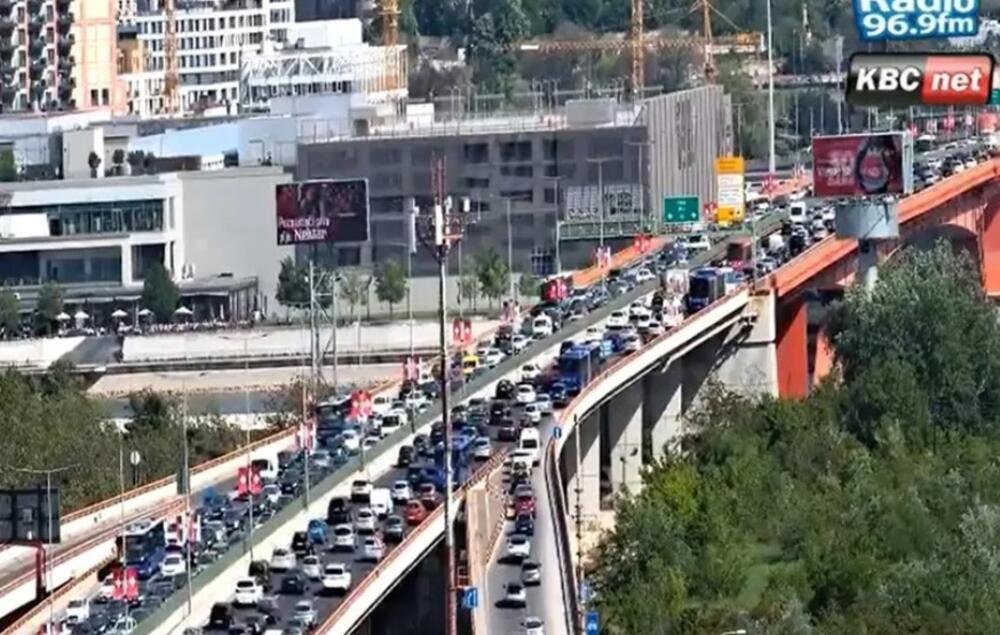 Popodnevni špic napravio haos u Beogradu: Kilometarske kolone na izlazima iz grada, ovde je najgore