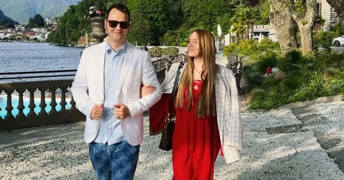 Aleksa Balašević izveo ženu i sina iz porodilišta! Podelio dirljiv susret brata i sestre: "Ajmo kući moj bato"