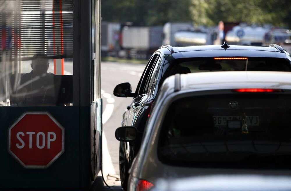 VAŽNO PRAVILO EES SISTEMA KOJE TREBA DA ZNAJU SVI PUTNICI IZ SRBIJE: Ova grupa građana ne daje otiske!