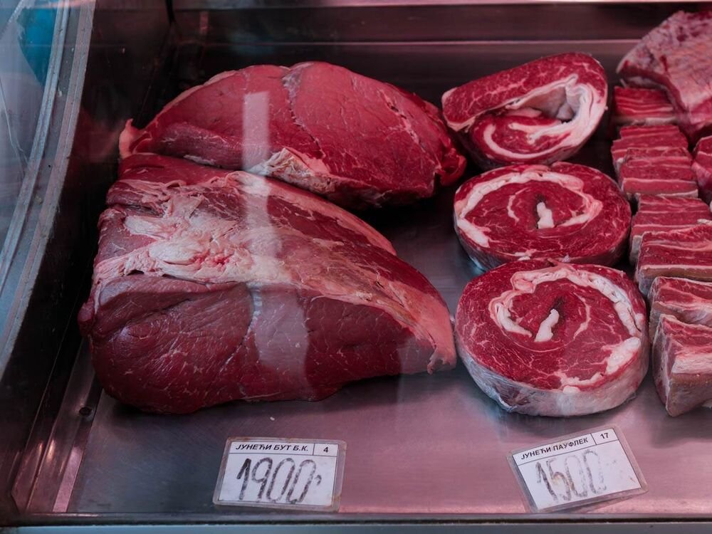 PRE NEGO ŠTO KUPITE MESO ZA ROŠTILJ, PROVERITE OVIH 6 DETALJA! Odmah ćete znati da li je SVEŽE ILI NE