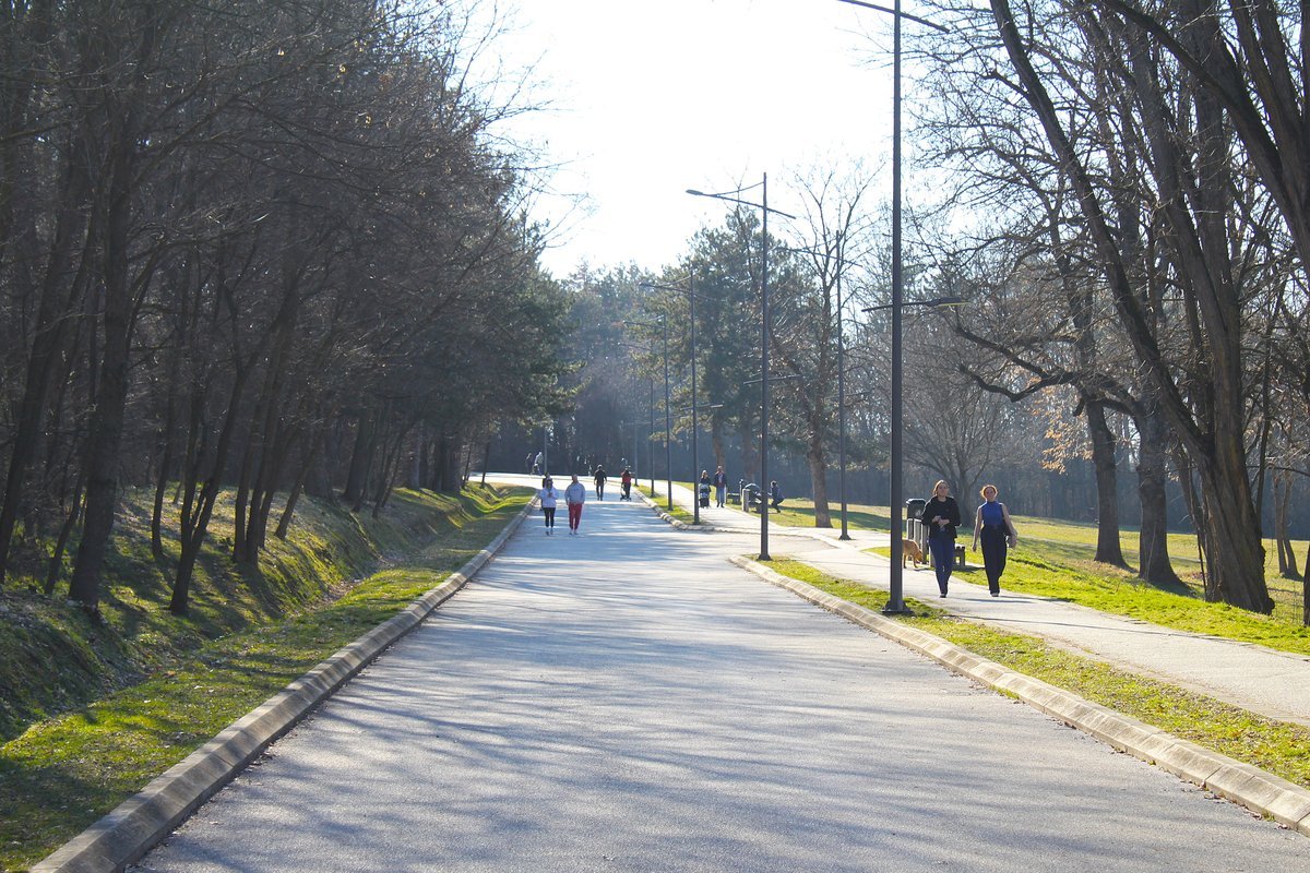 Ponegde vedro, a u nekim mestima pljuskovi i sneg - kakvo nas vreme očekuje za 1. maj
