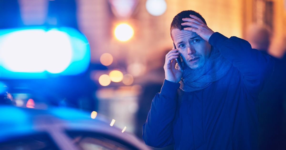 HOROR U ZEMUNU: Izleteo iz kola u pokretu kada je video KO ga posmatra sa suvozačevog mesta! "Ovo je košmar"