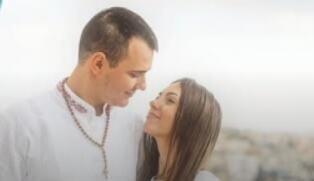 Porodica Balašević na okupu: Aleksa izveo sina Đorđa iz porodilišta pa se pohvalio porodičnom idilom "Dok je nama nas"