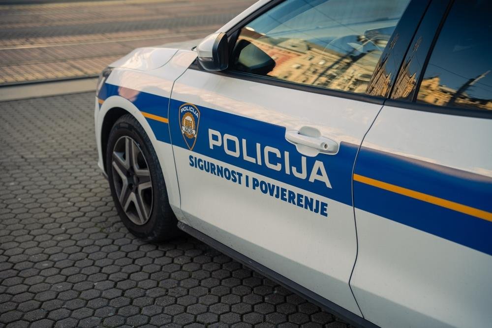ŠOK U HRVATSKOJ Crnogorac autom gurao auto drugog Crnogorca na A1, preti im do 5 godina zatvora