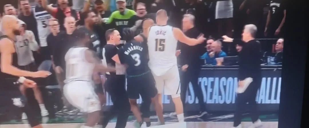 Nova tuča na Minesota - Denver: Jokić ponovo u centru haosa, četvorica nasrnula na njega