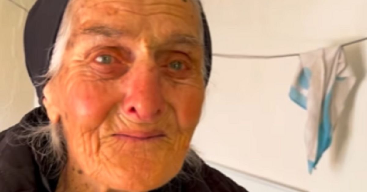 Najtužniji snimak u Srbiji! Baka Peja (90) plače jer joj je neko konačno zakucao na vrata: "Nema više nikoga"