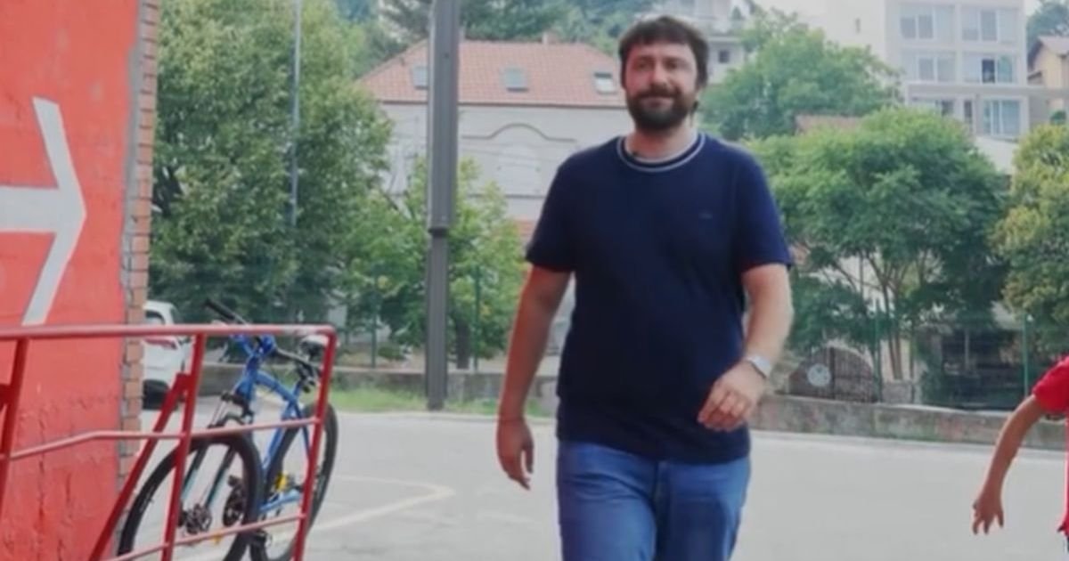 “Prevarila me u toaletu sa najboljim drugom” Radeta završio kod psihijatra zbog devojke: “Video sam sve što..”