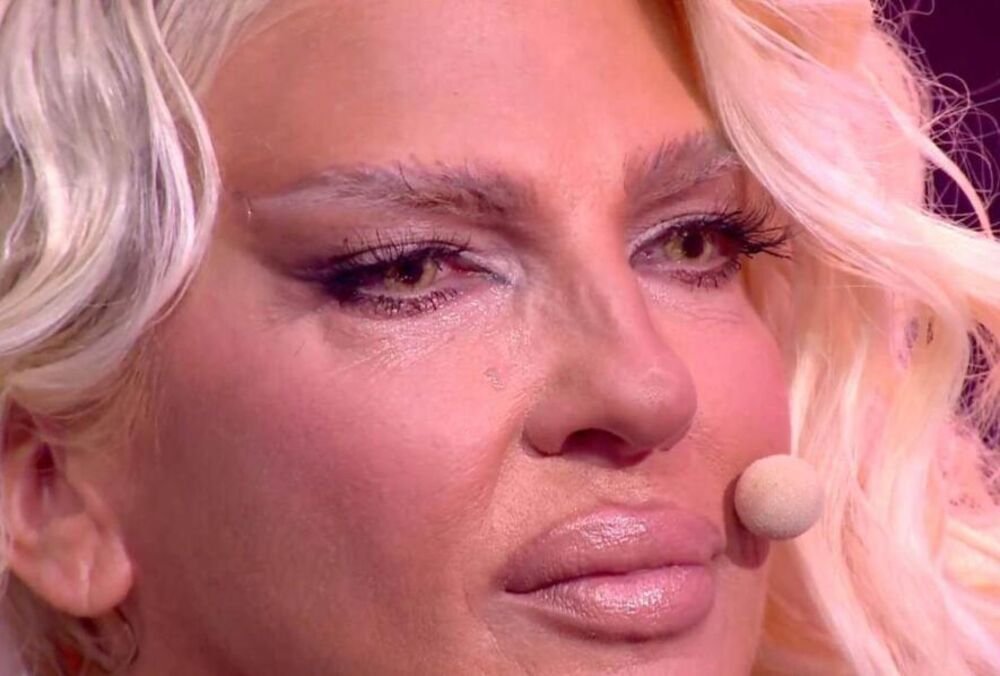 "IMAM 2 OPCIJE, DA SE UBIJEM ILI...": Jelena Karleuša u STRAŠNOJ SITUACIJI u vili na Senjaku! EVO KOLIKO JE LOŠE