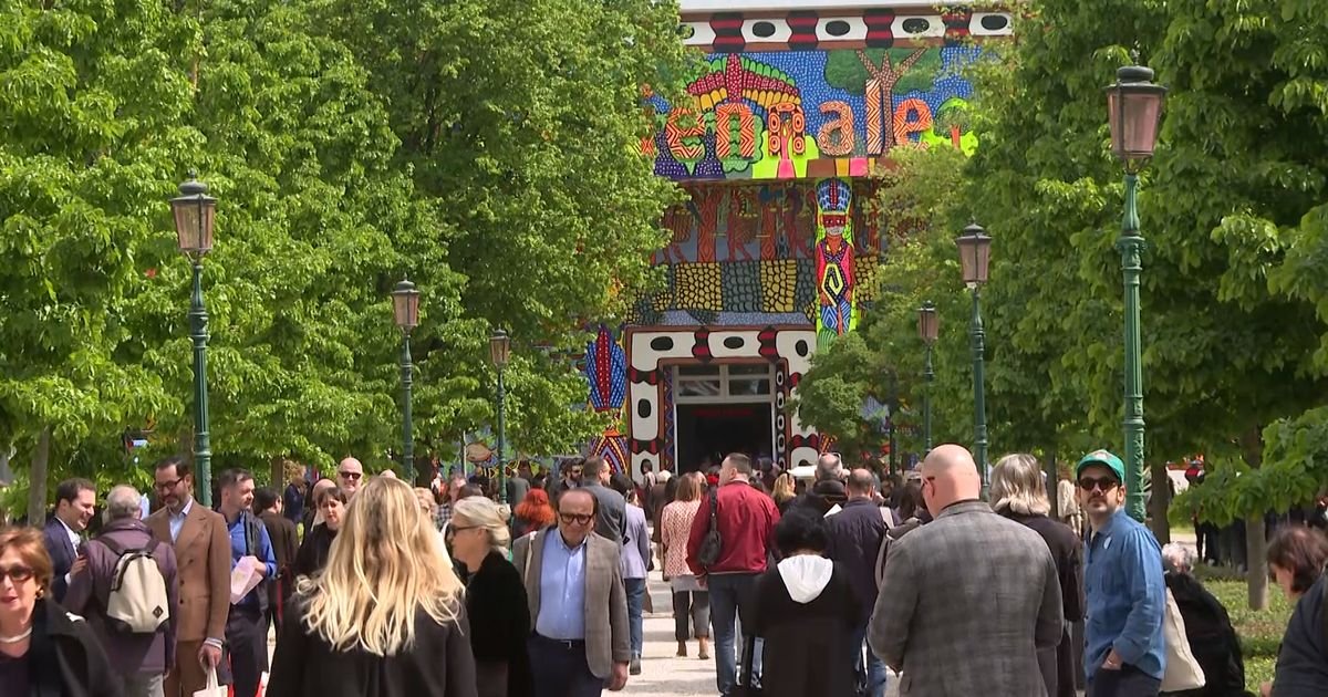 Ostavka žirija Venecijanskog bijenala zbog spora o povratku Rusije na izložbu