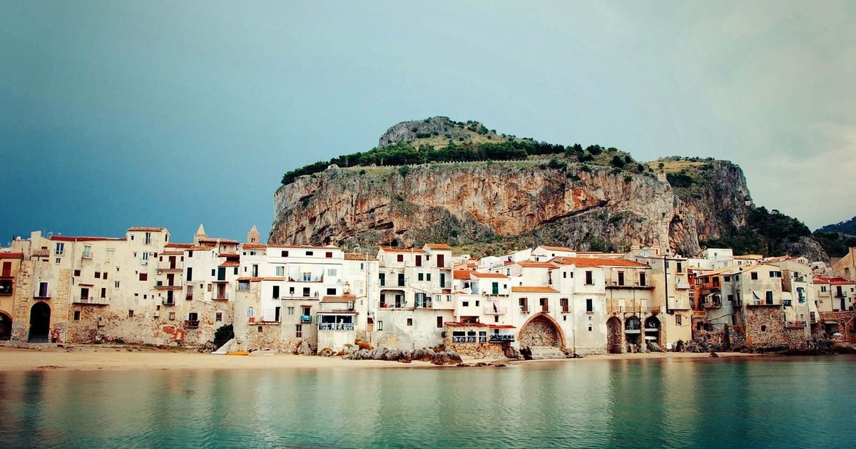 Tri spavaće sobe, 2 balkona i pogled na more: Ovaj stan košta nestvarno malo, pogledajte, potpuno je namešten