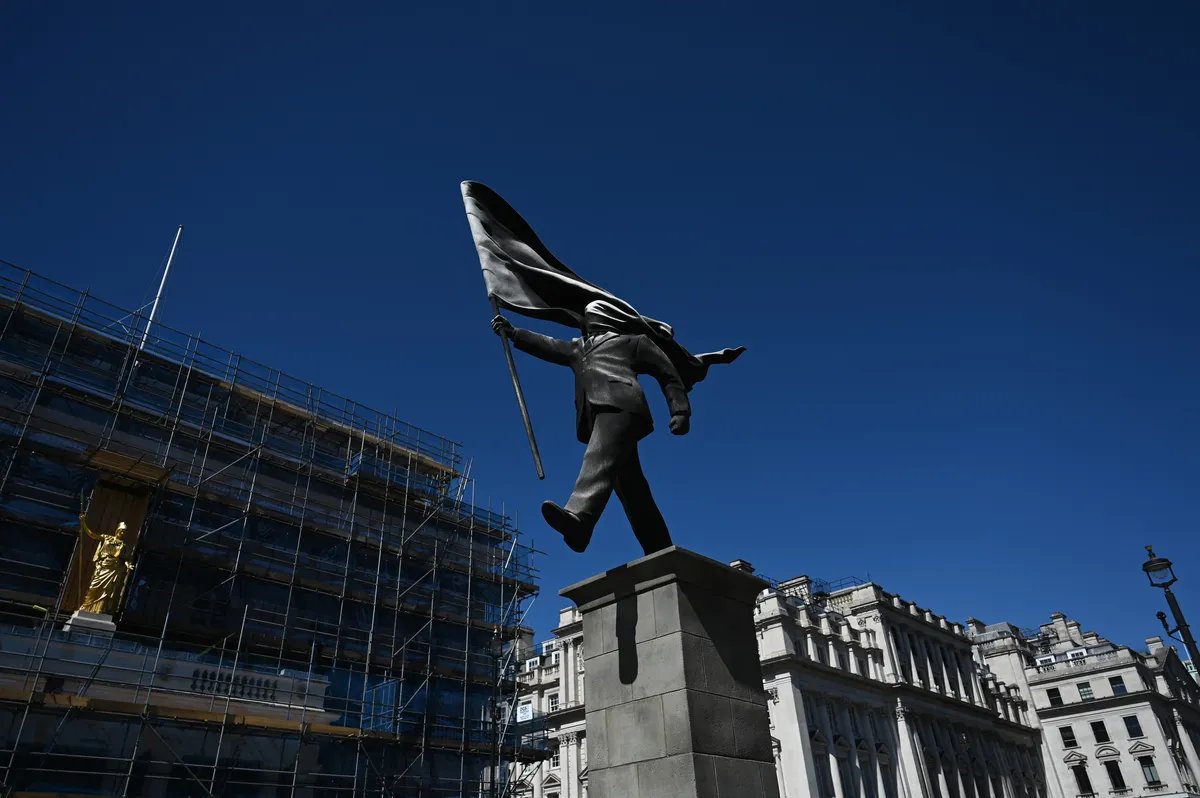 VIDEO Benksi potvrdio da je nova statua u centru Londona njegovo delo