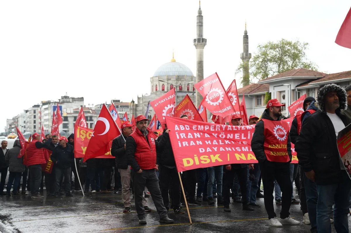 VIDEO Sukobi na ulicama Istanbula: Policija blokirala Taksim, upotrebila vodene topove i suzavac na demonstrantima