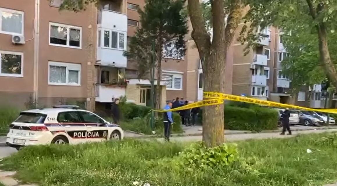 UBIO BIVŠU ŽENU, RANIO NJENOG BRATA, PA OTEO ĆERKU (5) I POBEGAO! Novi detalji horora na 1. maj u Dobrinji - objavljen i PRVI SNIMAK! Napadač u bekstvu (VIDEO)