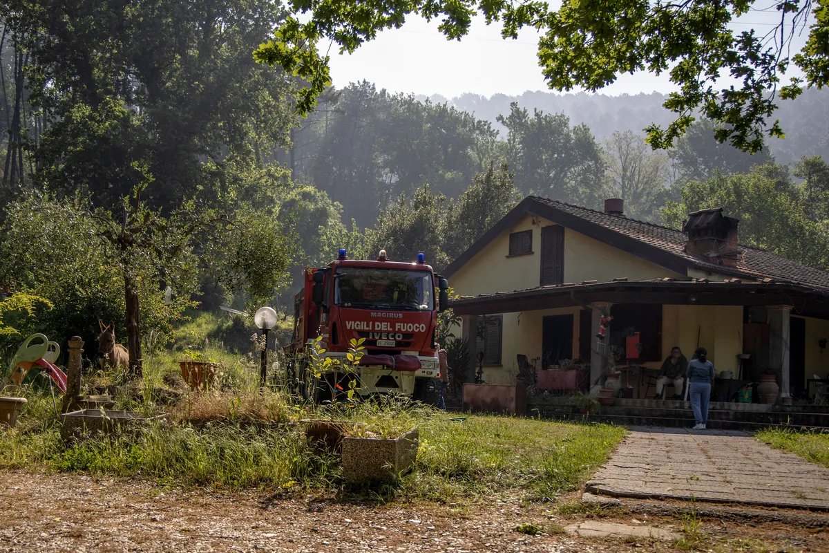 Oko 3.000 ljudi evakuisano u Toskani zbog šumskog požara