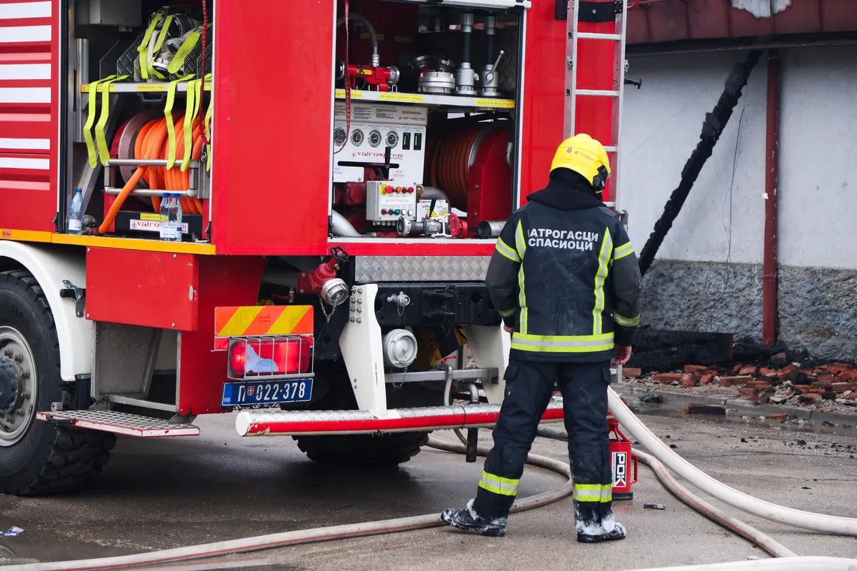 Drama na Adi Ciganliji: Veliki požar guta objekat
