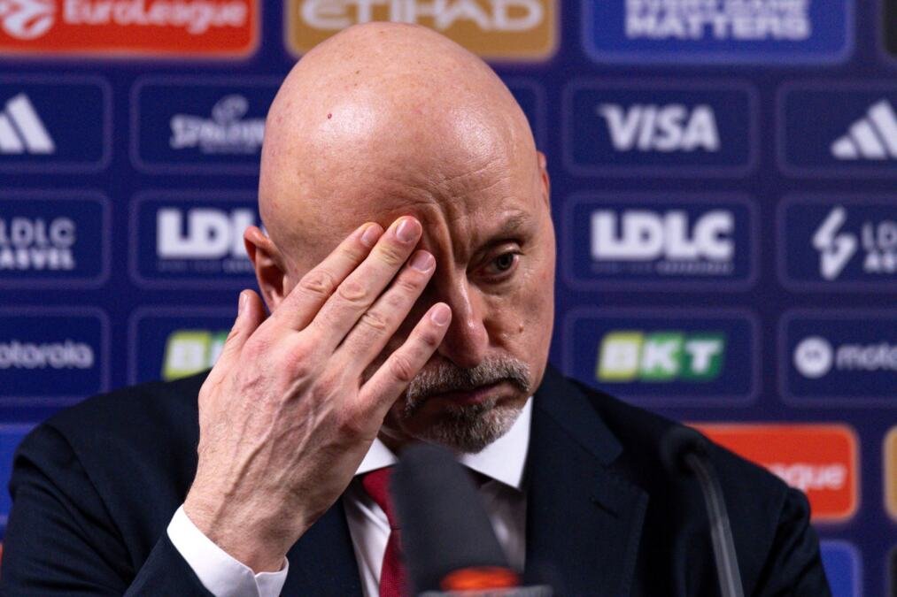 SAŠA OBRADOVIĆ SE STIDI OVAKVE ZVEZDE: Ljudska bruka, sramotno ponašanje mojih igrača,  izvinite...