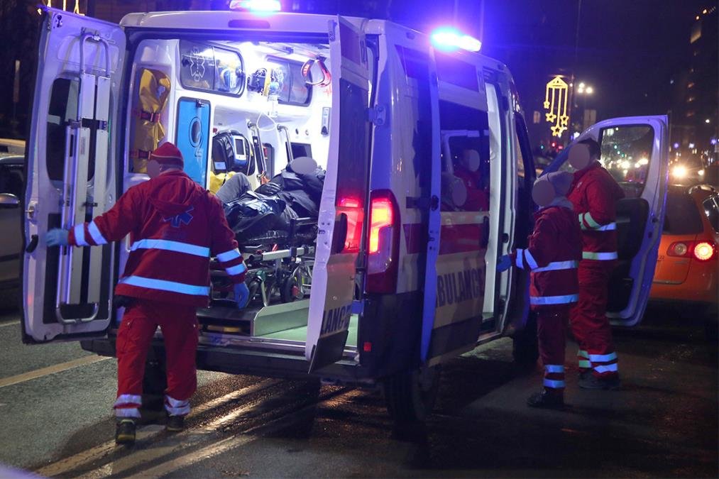 ŽESTOK LANČANI SUDAR NA PUTU NOVI PAZAR - RAŠKA: Sedmoro ljudi povređeno u nesreći, učestvovala 4 vozila! Pričinjena velika materijalna šteta