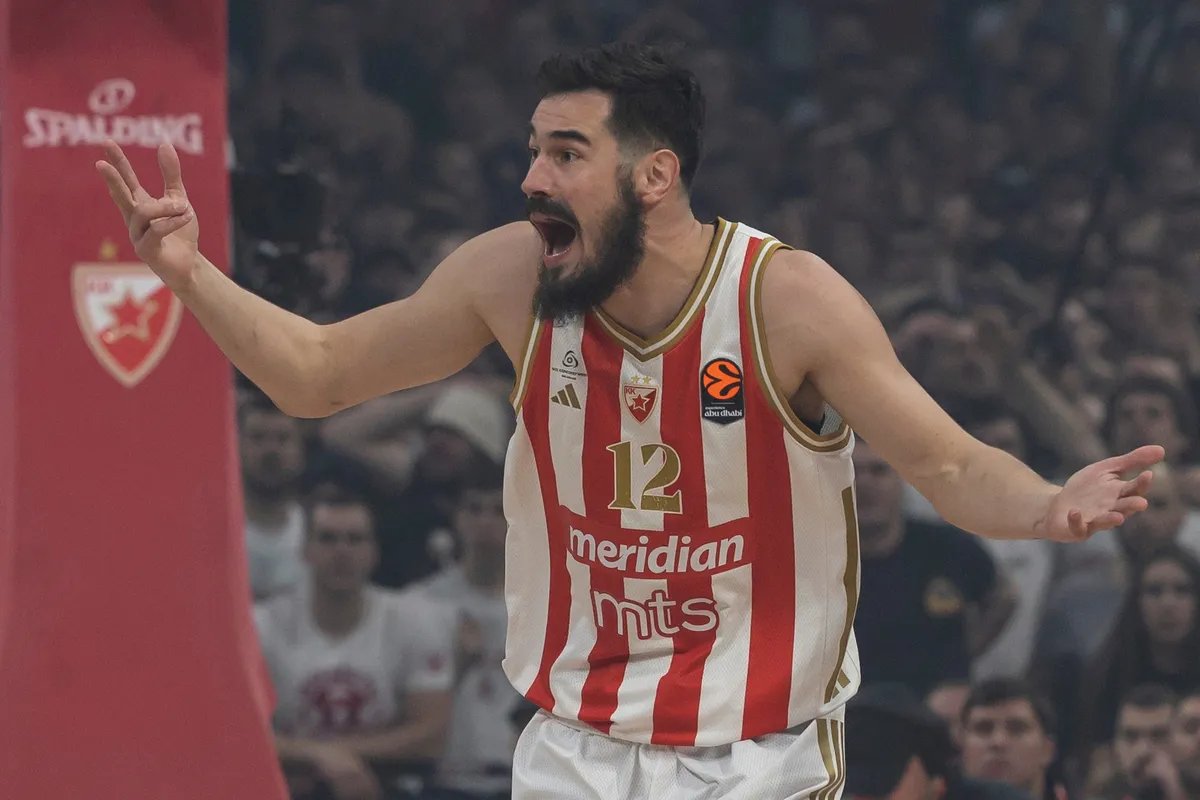 Ovo nije bilo u TV prenosu: Haos posle utakmice, Kalinić preskočio ogradu, hteo da se obračuna sa navijačima VIDEO
