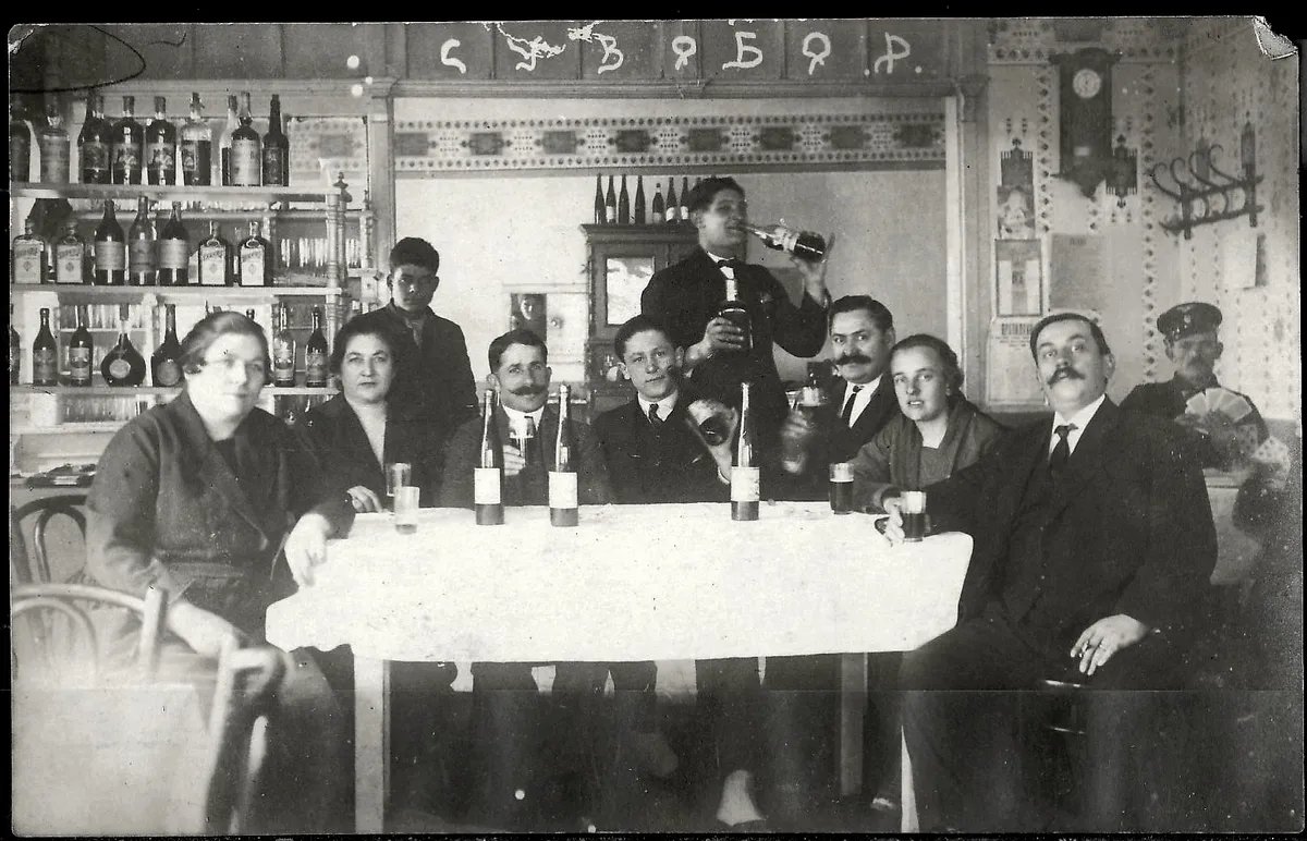 Beograd kakav više ne postoji: Pogledajte šta se jelo i slušalo po kafanama 1936.