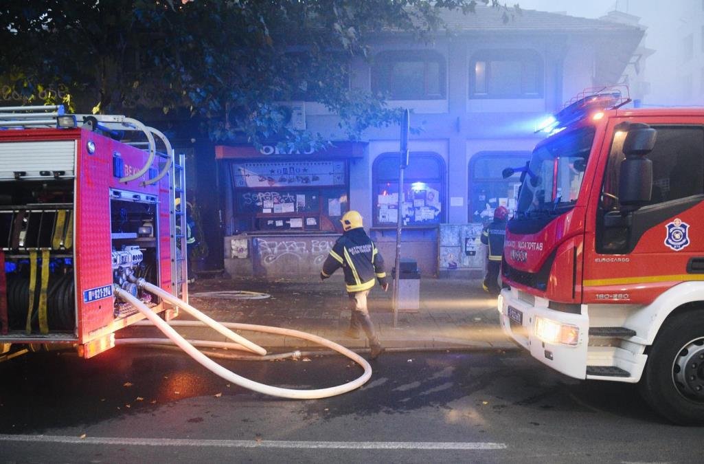 IZBIO POŽAR U ŽABLJU: Zapalio se pomoćni objekat, vatrogasci sprečili širenje vatre (FOTO)