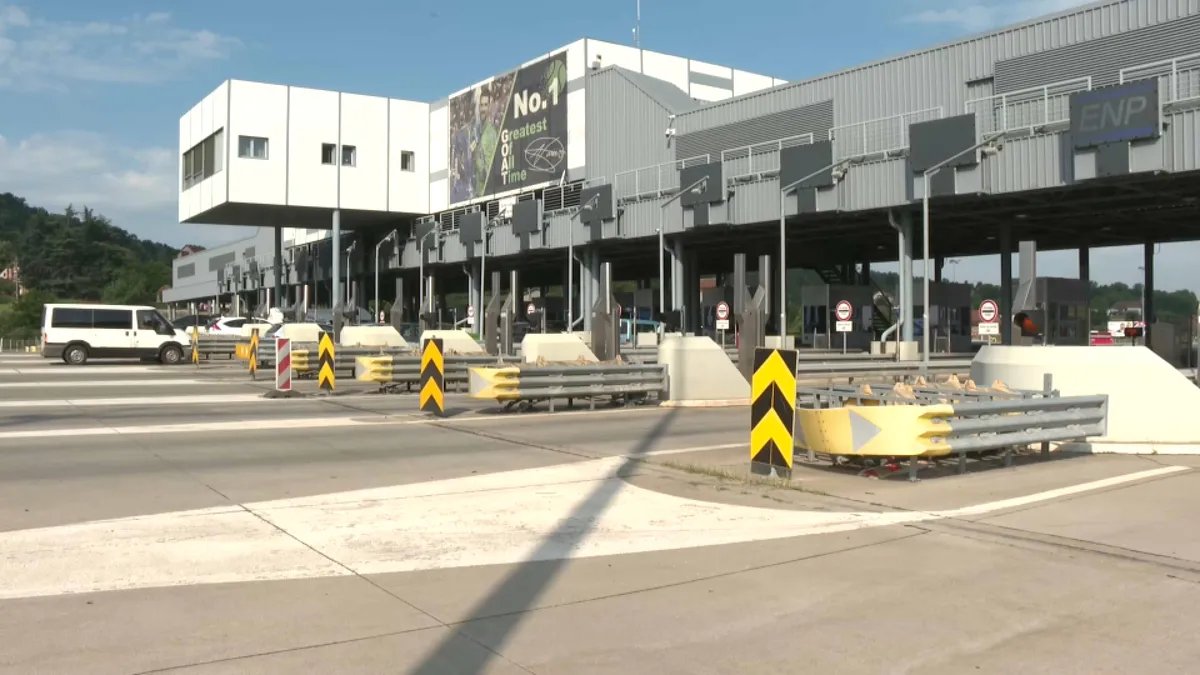 AMSS: Očekuje se pojačan intenzitet saobraćaja i gužve na naplatnim rampama