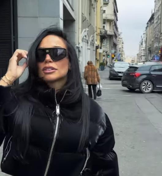 EDITA POKAZALA STOMAK U SEDMOM MESECU TRUDNOĆE: Pevačica se utegla svi komentarišu jedno (FOTO)