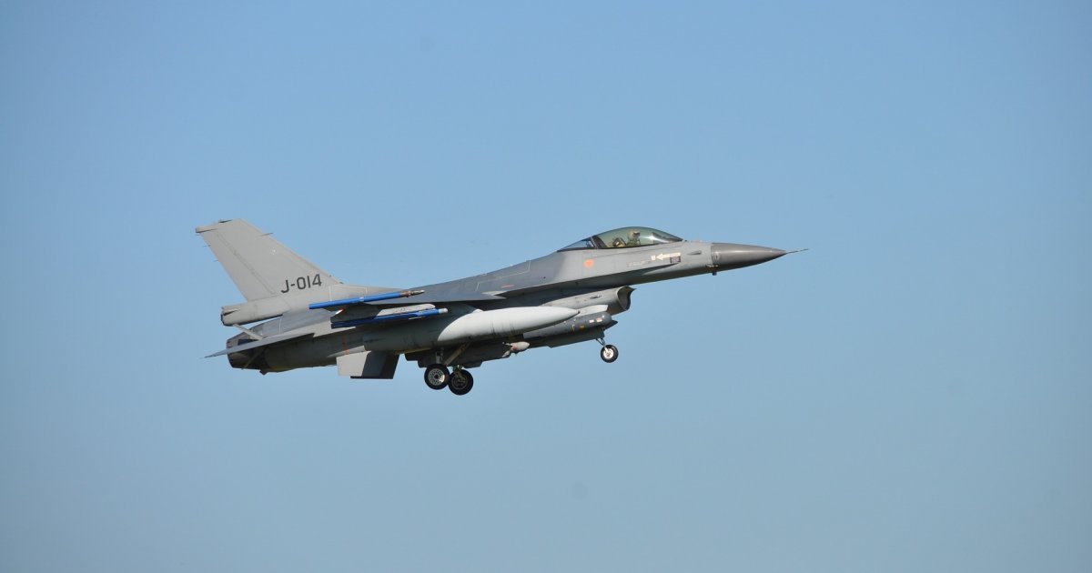 "Gospodine generale, ostanite, u dva počinje nalet" Ove reči su izgovrene neposredno pre obaranja aviona F-16