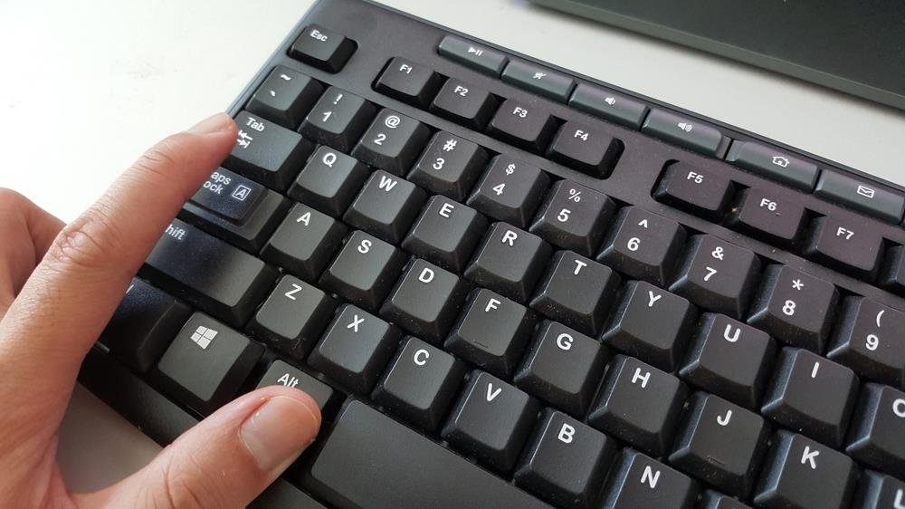 Dugme na tastaturi koje decenijama stoji neprimećeno: Mnogi ni ne znaju čemu služi!