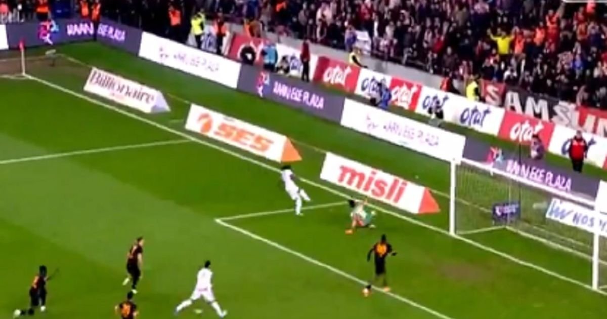 Bivši napadač Zvezde dvostruki strelac, Šerif predvodio "razbijanje" Galatasaraja